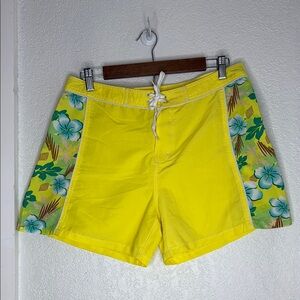 Nina Capri yellow floral Hibiscus swim cover up shorts size 12 Hawaiian tropical